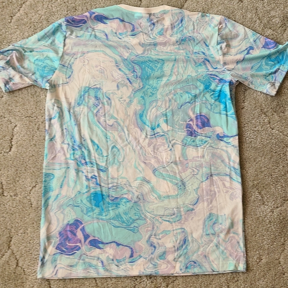 Lularoe Tee - Picture 2 of 4